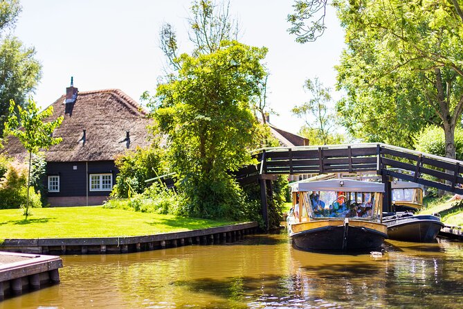 Giethoorn and Afsluitdijk Day Trip from Amsterdam with Boat Trip - The 1.5-hour ride from Amsterdam