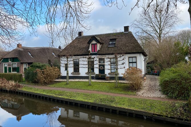 Giethoorn and Zaanse Schans Day Tour Small Group Incl. Boat Ride - Who should book this tour