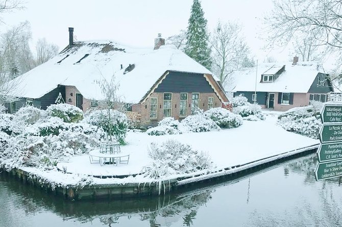 Giethoorn Day Tour from Amsterdam with Small Boat Ride - Lunch and free time in the village