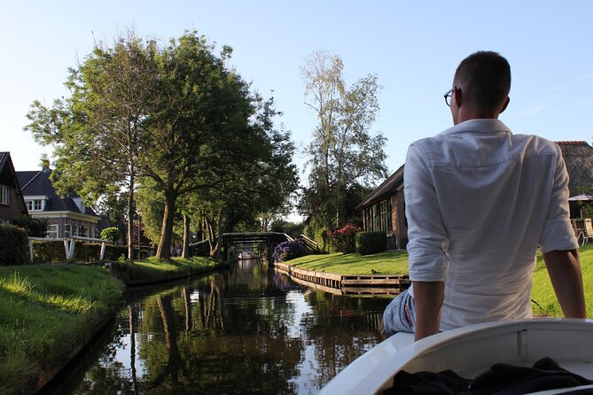 Giethoorn Day Trip from Amsterdam With Cruise and Cheeseplatter - Coffee, cheese, and the first look at Giethoorn