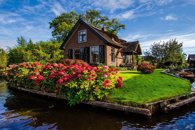 Giethoorn Guided DayTrip from Amsterdam - Meeting in central Amsterdam at 11 a.m.