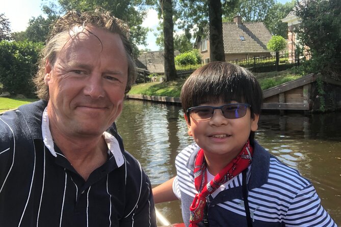 Giethoorn, Private Boat Tour & Zaanse Schans Windmills - Giethoorn by punter and on foot