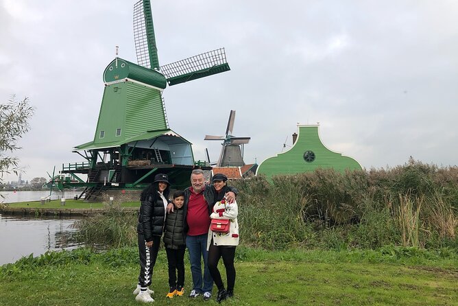 Giethoorn, Private Boat Tour & Zaanse Schans Windmills - Should you book the Giethoorn and Zaanse Schans tour?