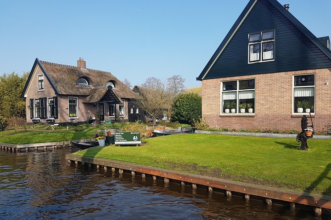 Giethoorn Small-Group Tour from Amsterdam (Max. 8 People) - Why Giethoorn makes a worthwhile day trip