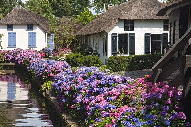 Giethoorn, Zaandam & Zaanse Schans Day Tour w/ Small Boat Ride - Should you book it?