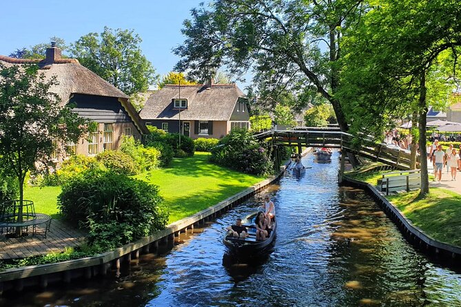 Giethoorn, Zaandam & Zaanse Schans Day Tour w/ Small Boat Ride - Zaanse Schans gives you the Dutch postcard
