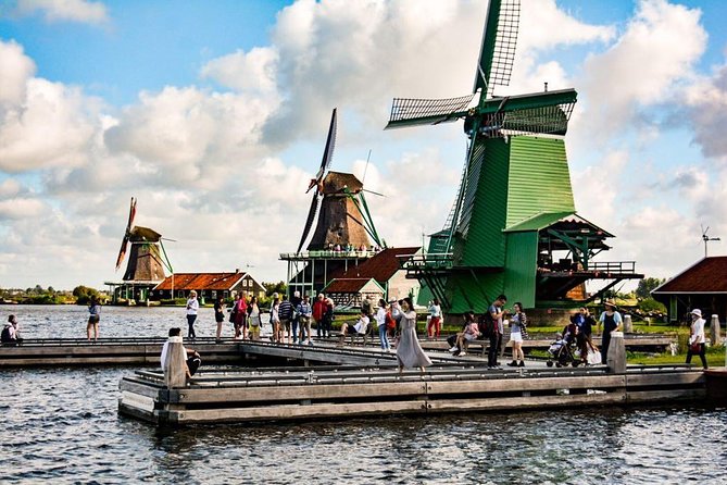 Giethoorn, Zaanse Schans Windmills Guided Day Trip from Amsterdam - The road to Giethoorn