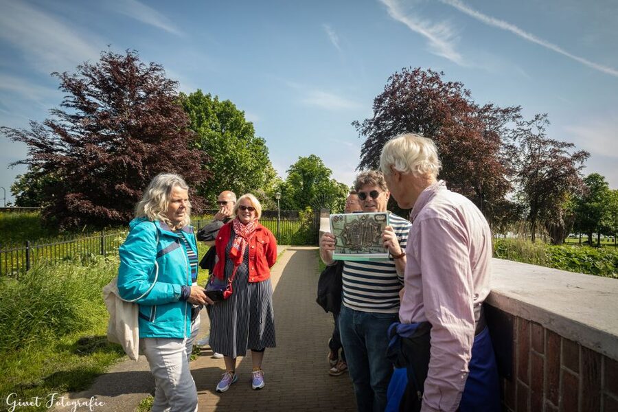 Gorinchem: Highlights Tour with local guide - Seeing the Great Tower and grand church