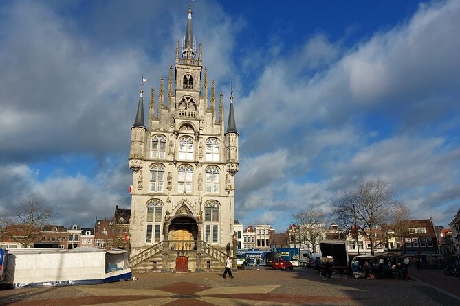 Gouda Cheese and Delft Blue: Full-Day Private Tour - Lunch at Delft’s Beestenmarkt