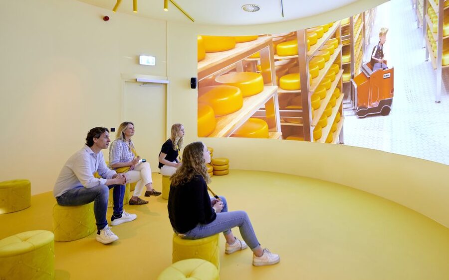 Gouda: Gouda Cheese Experience Entry Ticket - From cow to cheese market