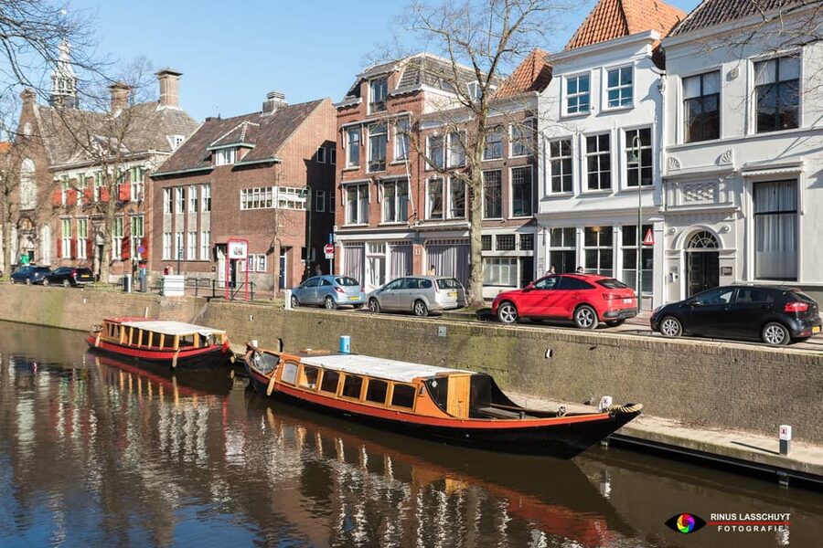 Gouda: Historical Canal Cruise - Covered seating, sun, and practical comfort