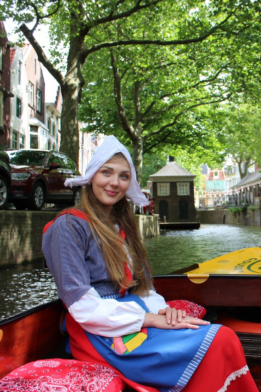 Gouda: Open Boat City Canal Cruise - Nine historic sites viewed from a low boat