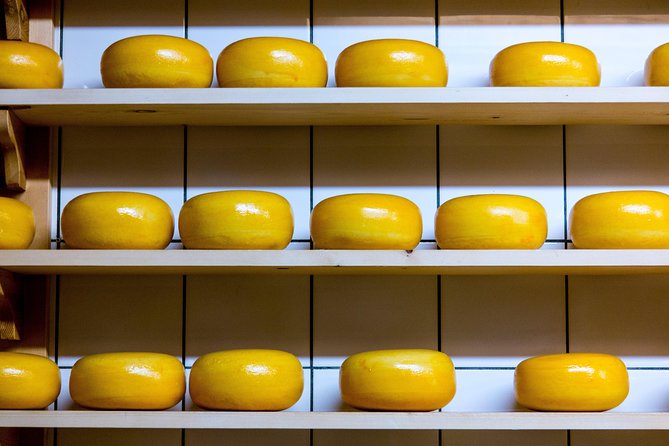 Gouda Private Walking Tour: History, Architecture & Cheese - Forty-five minutes around Gouda’s Markt