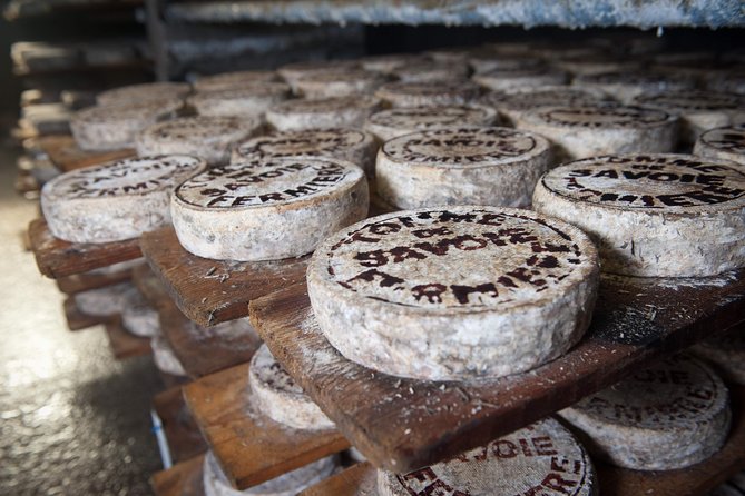Gouda Private Walking Tour: History, Architecture & Cheese - The cheese promise deserves a careful check