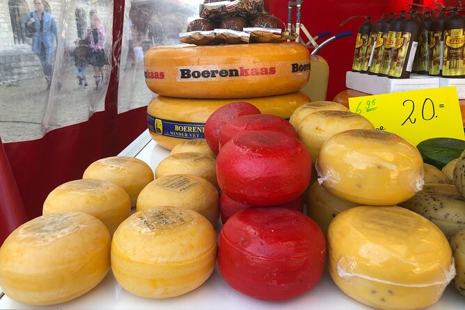 Gouda, Witches & Cheese - Private Day Tour - Choosing between a cheese farm and the Cheese Experience