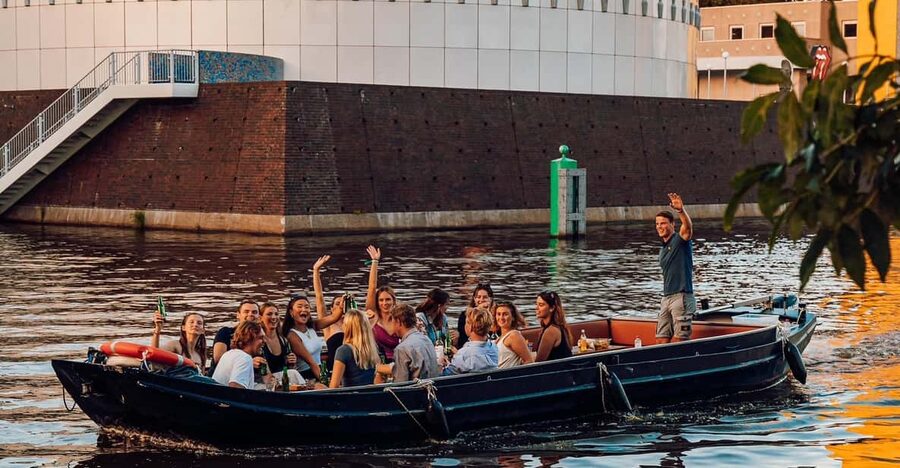 Groningen: City canal cruise (with unlimited drinks) - Key points to know before booking