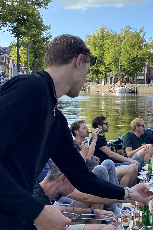 Groningen: City canal cruise (with unlimited drinks) - A skipper-led look at Groningen