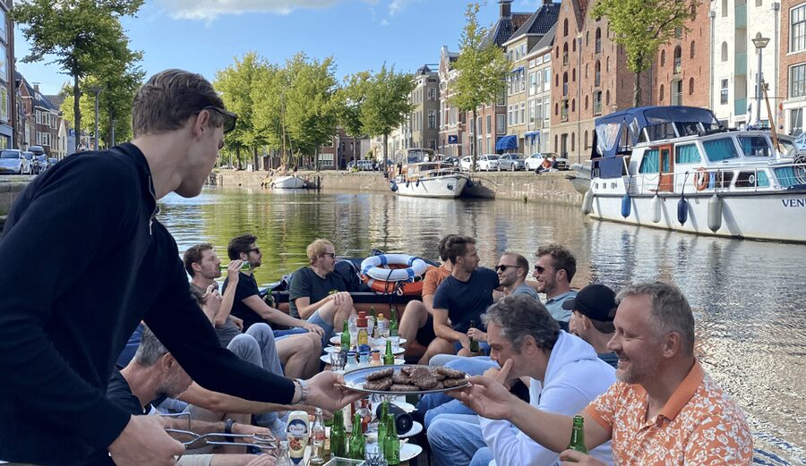 Groningen: City canal cruise (with unlimited drinks) - What the experience does well, and where it falls short