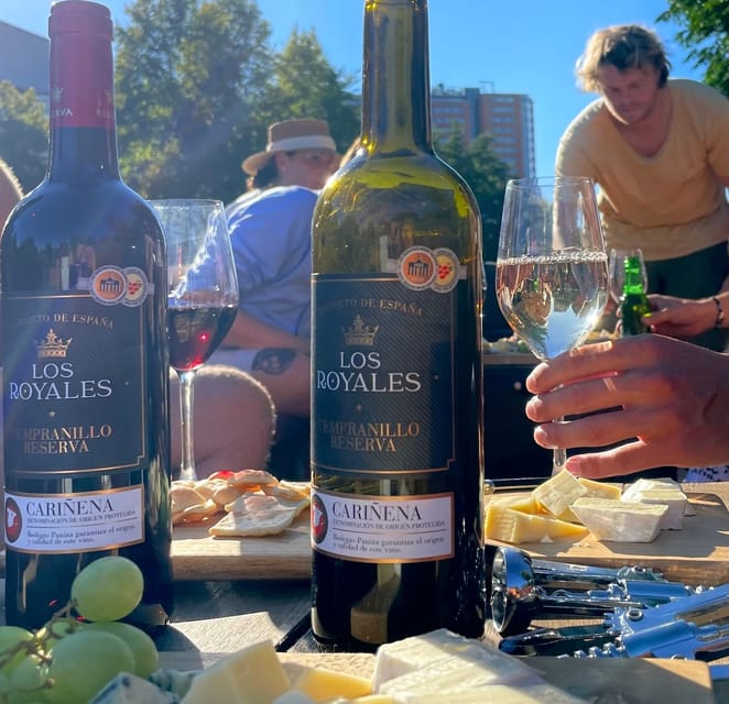 Groningen: Evening Cheese and Wine cruise - Noorderhaven and its living boats
