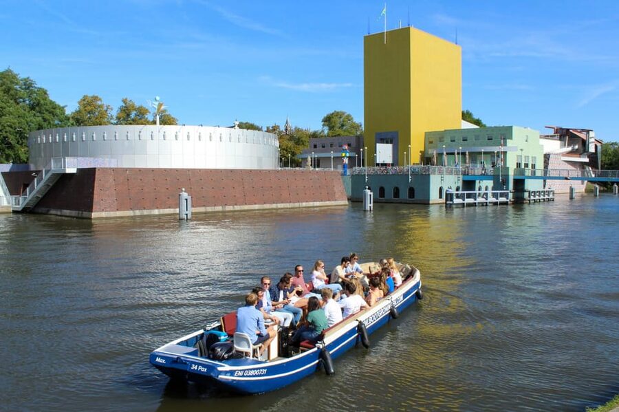 Groningen: Open Boat City Canal Cruise - Prinsenhof, Stadsschouwburg, and the Martinitoren