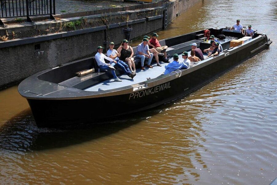 Groningen: Open Boat City Cruise - Boarding near the station and Groninger Museum
