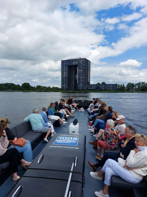 Groningen: Open Boat City Cruise - Settling into the open Pronkjewail