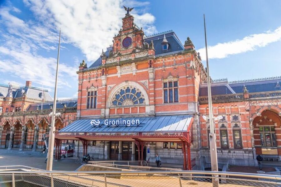 Groningen: Private custom tour with a local guide - Who will get the most from this tour