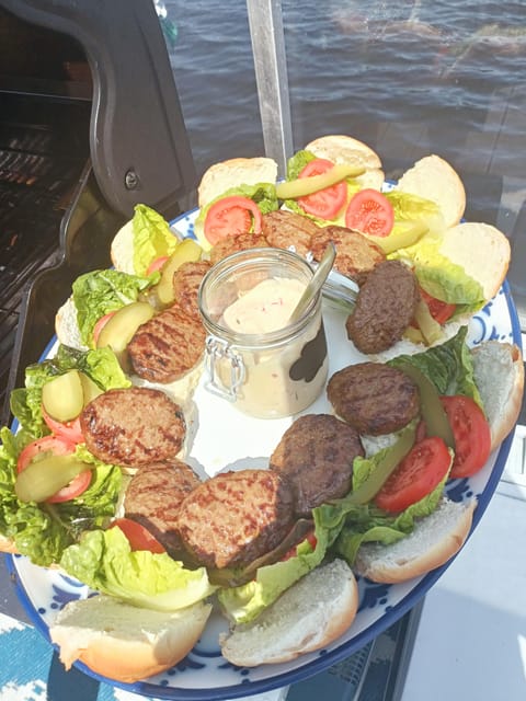 Groningen: Private Highlights BBQ with Drinks on the Lake - Key points to know before booking