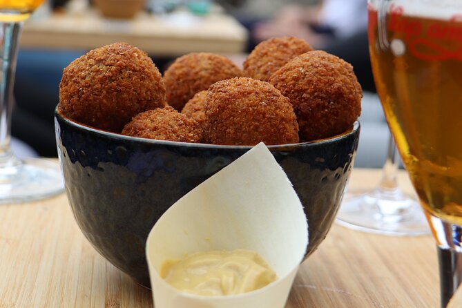 Groningen: Terrace Boat Experience with a Cozy Bar: 1 hour - Drinks, snacks, and the onboard bar