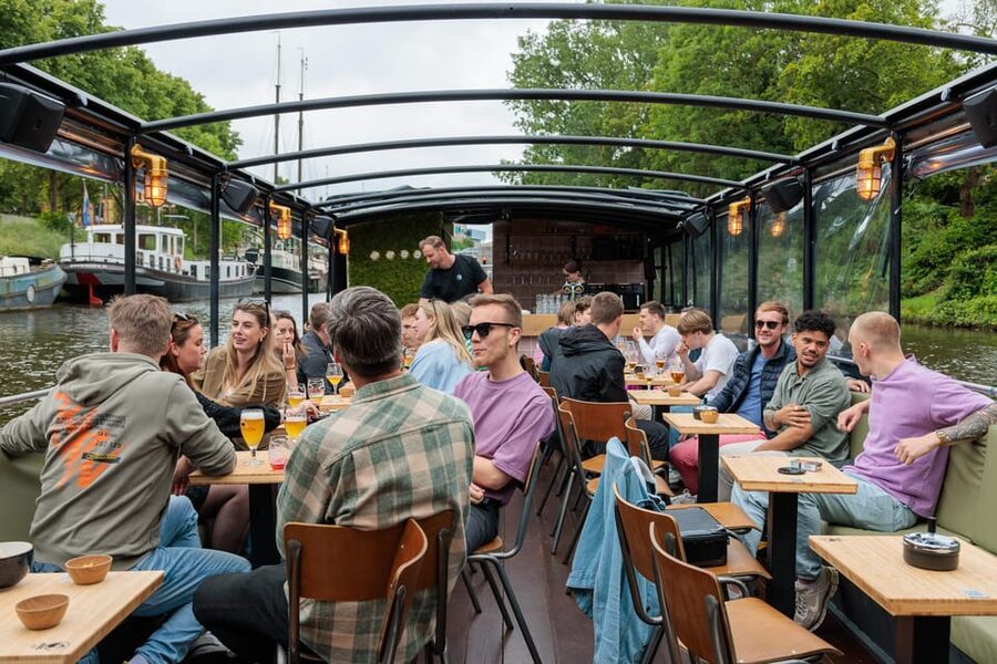 Groningen: Terrace Boat Experience with a Cozy Bar - A floating terrace beside Groningen station