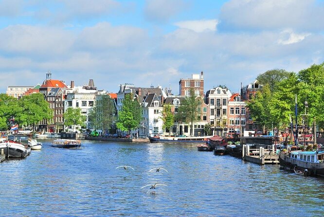 Guided Amsterdam Canal Cruise – Snacks & Drinks on board(1 Hour) - Key points to know before you book