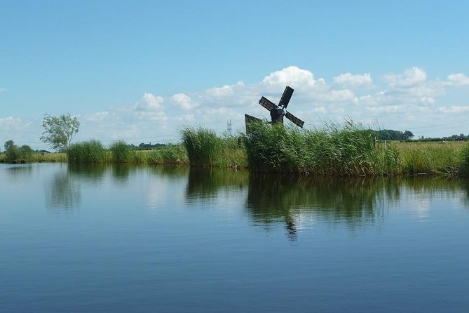 Guided Canoe Adventure with Picnic Lunch in Waterland from Amsterdam - The optional swim and the return route