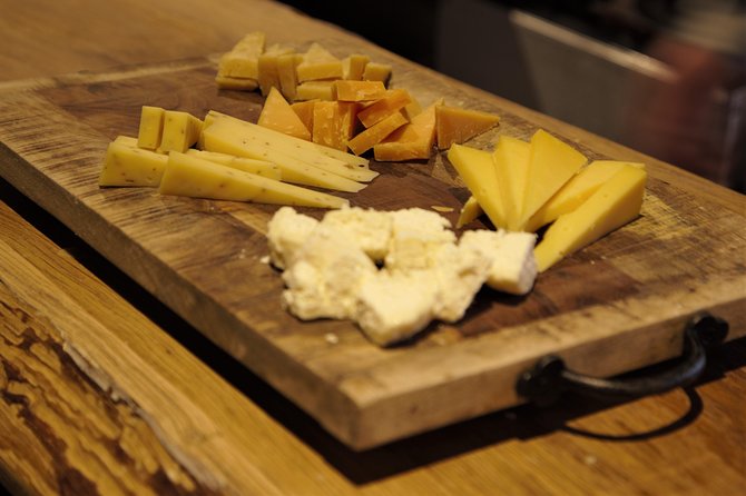 Guided Food Tour Haarlem (4-8 guests) - Old City - The guides make the difference