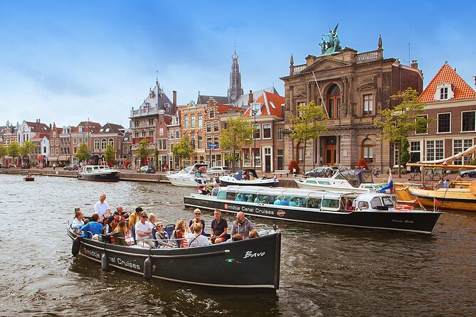 Haarlem: 50 minutes Boat Cruise - Haarlem from the water in 50 useful minutes