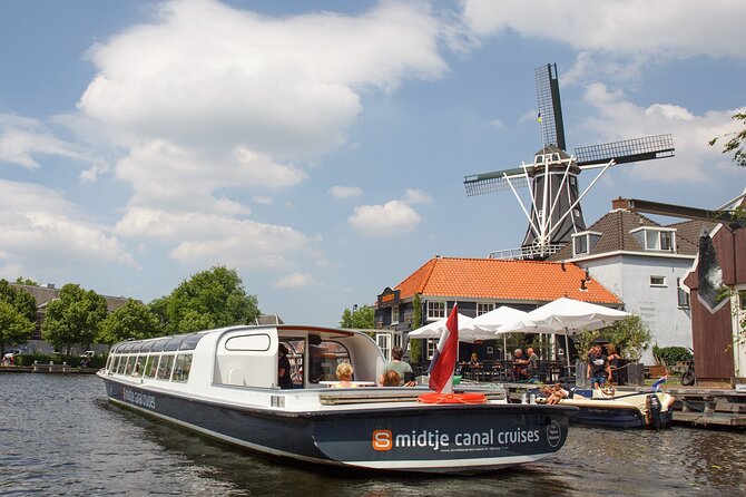 Haarlem: 50 minutes Boat Cruise - De Adriaan, Haarlem’s familiar windmill