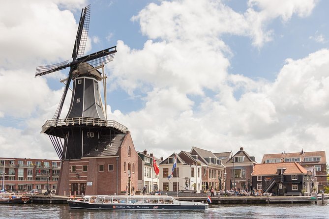Haarlem: 90-minute Beer Tasting Cruise - What the skipper and audio guide add