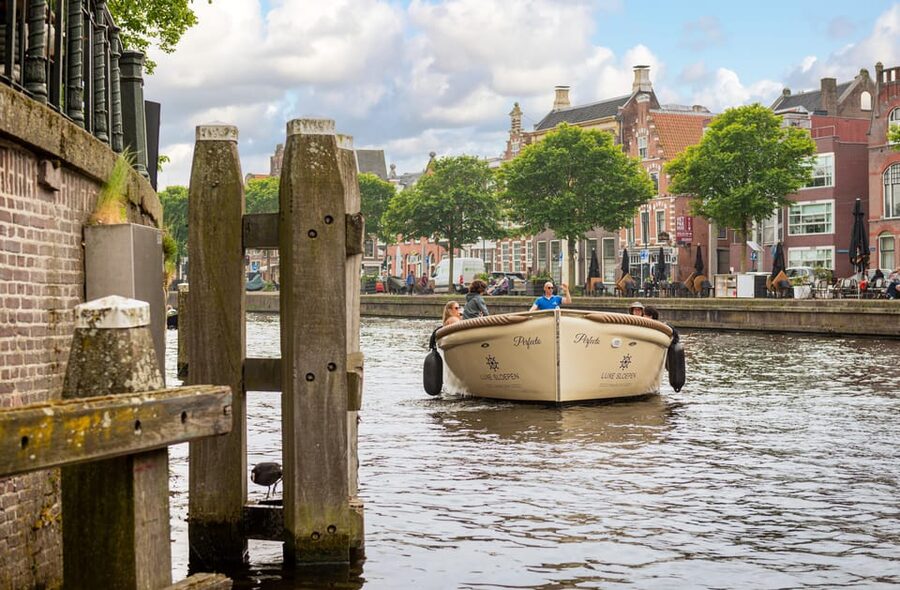Haarlem: De Adriaan Windmill Tour + Open Canal Cruise - Practical tips for a smoother visit