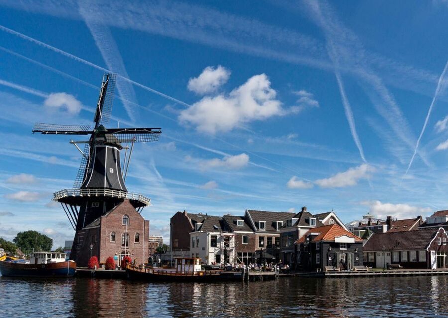 Haarlem: Dutch Windmill & Spaarne River Sightseeing Cruise - Finding the Boathouse Opposite Teylers Museum