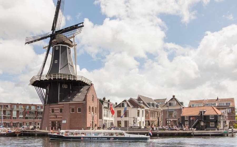 Haarlem: Dutch Windmill & Spaarne River Sightseeing Cruise - The Weighing House and Old Waterfront Buildings
