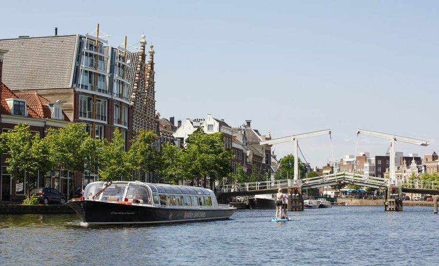 Haarlem: Dutch Windmill & Spaarne River Sightseeing Cruise - Amsterdamse Poort From the Spaarne