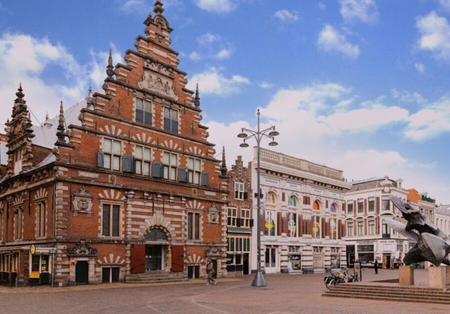 Haarlem: Frans Hals Museum Entrance Ticket with Audio Guide - From 16th-century art to Mondriaan