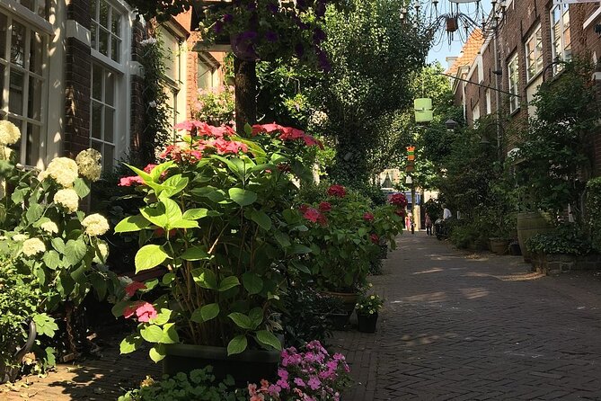 Haarlem Old Town Private Walking Tour - Beer in the former church at De Jopenkerk