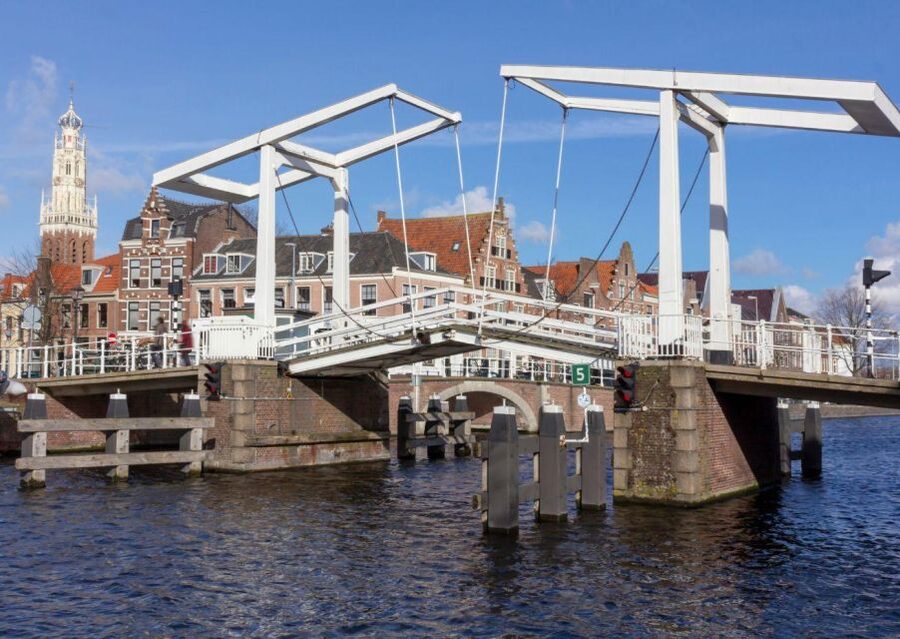 Haarlem: Sightseeing Canal Cruise through the City Center - Following the Spaarne through the old center