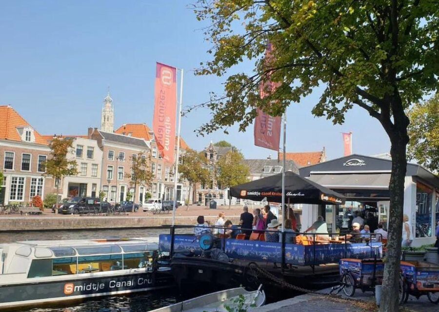 Haarlem: Sightseeing Canal Cruise through the City Center - Frans Hals Museum from the canal