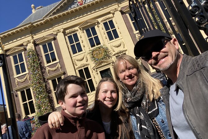 Hague: The Heart of Old Town Exploration Game and Tour - A puzzle walk through The Hague’s old center