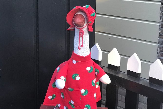 Half-Day Edam and Volendam Private Walking Tour from Amsterdam - A small hofje with a larger social story