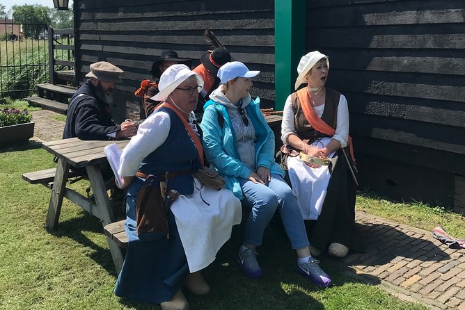 Half-Day Private Guided Sightseeing Tour of Zaanse Schans - Watching clogs take shape