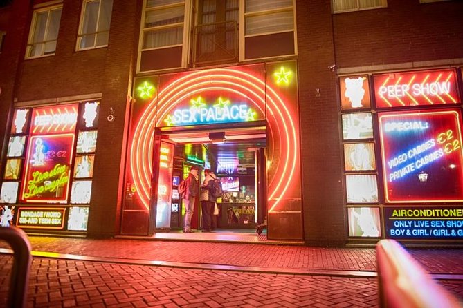 Half-Day Tour of Red Light District and Jordaan District with Private Guide in Amsterdam - The private guide is the main value