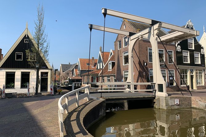 Hidden Gems Tour: visit 5 unforgettable places from Amsterdam - What the day feels like in practice