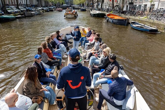 Highlights and Local Insights Canal Cruise Tour in Amsterdam - Herengracht and the Seven Bridges